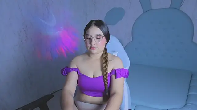 Mia_Cuttee