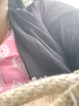 Tamilreethu Live Webcam on Stripchat