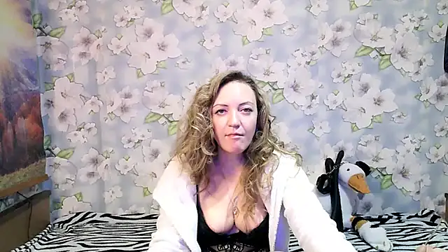 kattyluuu - KattyLuuu's free webcam - UK Sex Cams