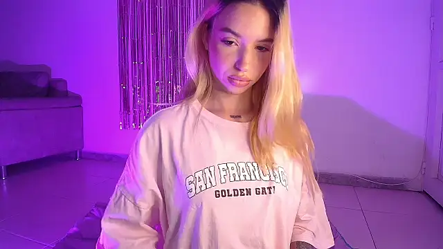 Alina_Lee_t