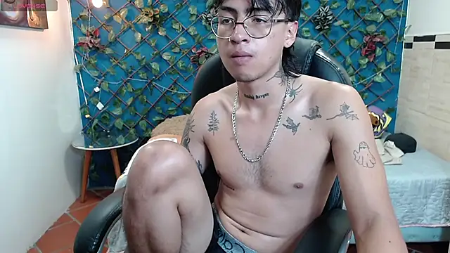 derekfly - Derekfly's free webcam - UK Sex Cams