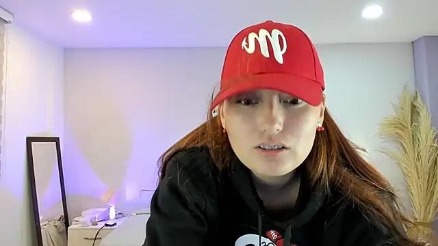 Samara_Hilton_2
