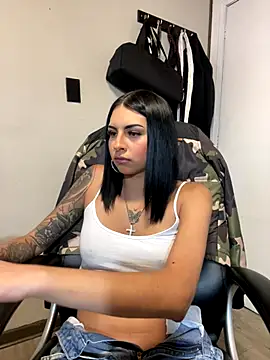 Hilary_pinkk