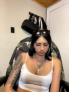 Hilary_pinkk