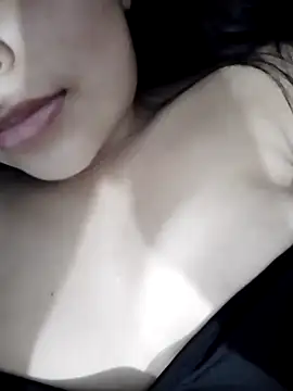 Megan_monroe_outodoors