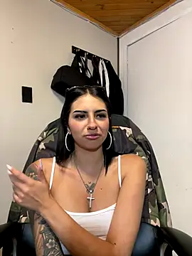 Hilary_pinkk