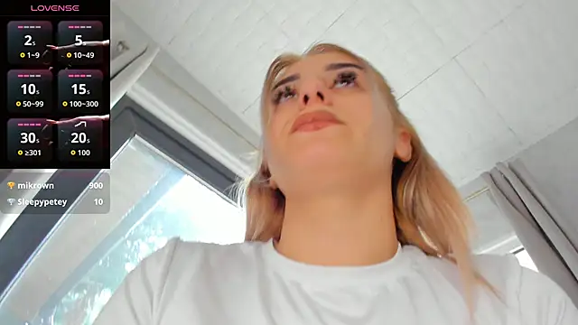 Ella_Vee