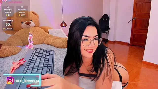 nicoleevega_