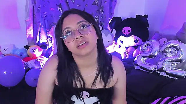 mikumiau from StripChat is Freechat