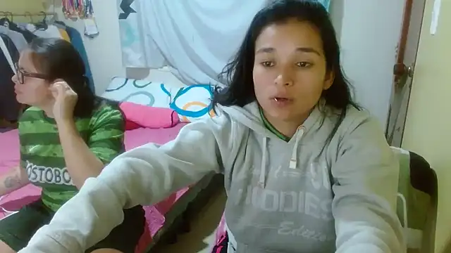 clayre_and_jill - Clayre_and_jill's free webcam