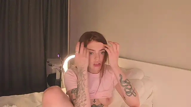KylieStarrr Live Webcam on Stripchat