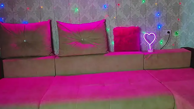 molly_kitty - Molly_Kitty's free webcam - UK Sex Cams