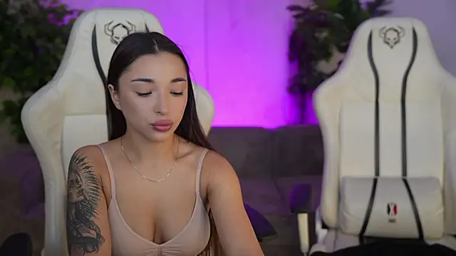 Magnetic_Mia_
