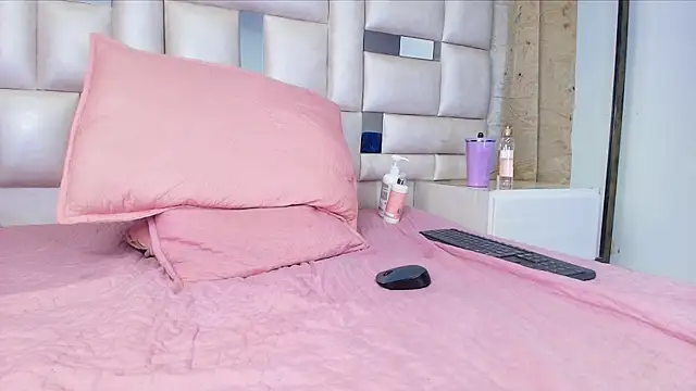 emmacurvy - Emmacurvy's free webcam
