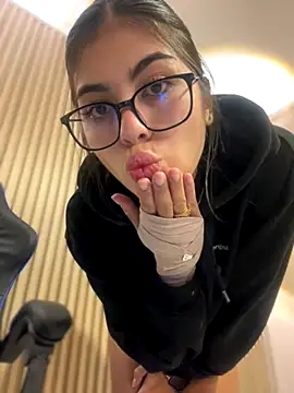 Sarasanders_4 live cam screenshot female from Colombia on SexOnline.pics – Live Cam Recordings, GIFs & Pics