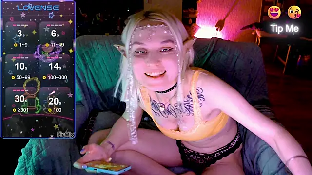 mischellemeow13 - Mischellemeow13's free webcam - UK Sex Cams
