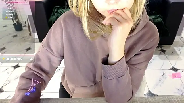 smilingemily_ - SmilingEmily_'s free webcam - UK Sex Cams