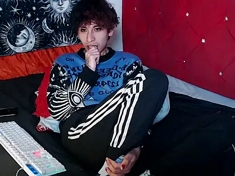 alien_twink - Alien_Twink's free webcam - UK Sex Cams