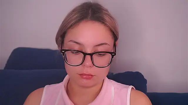 lucilalevasseur - LucilaLevasseur's free webcam