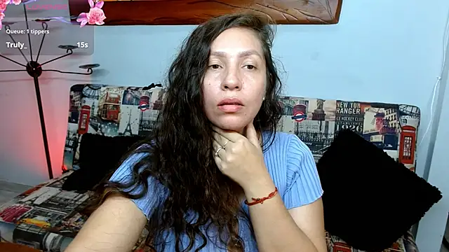 naihroby - Naihroby's free webcam