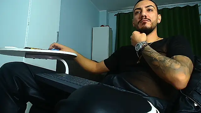 andrewbanner - AndrewBanner's free webcam