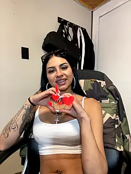 Hilary_pinkk