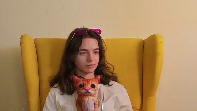 tarahcayne - TarahCayne's free webcam