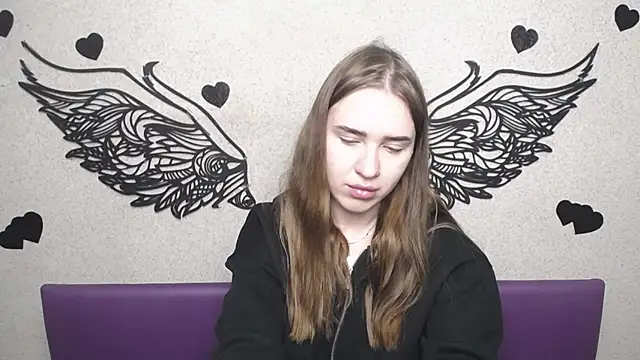 LauraHlot