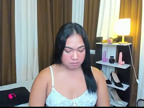 TsUncutKaren