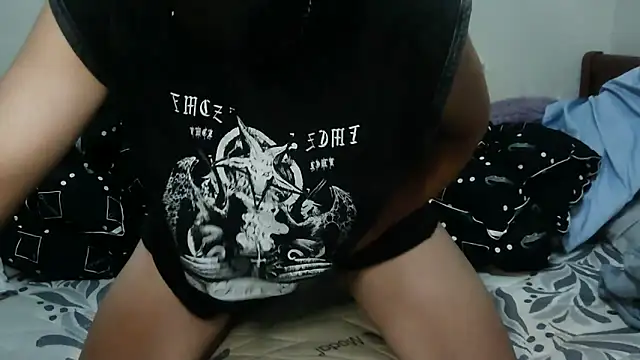 bigbb101011 Live Webcam on Stripchat