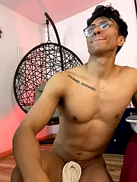 apolocruz - ApoloCruz's free webcam - UK Sex Cams
