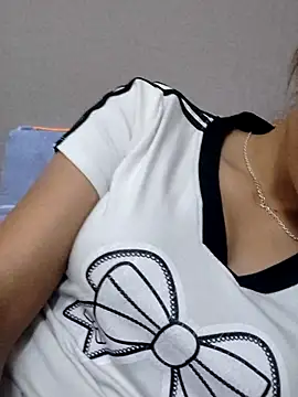 phuongxinhxan - Phuongxinhxan's free webcam