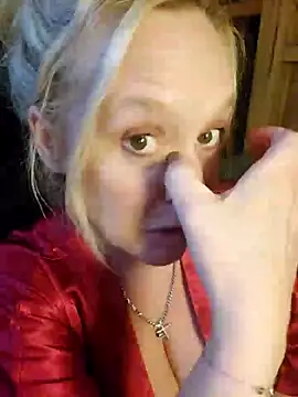 bouncy-bella28x - Bouncy-Bella28X's free webcam