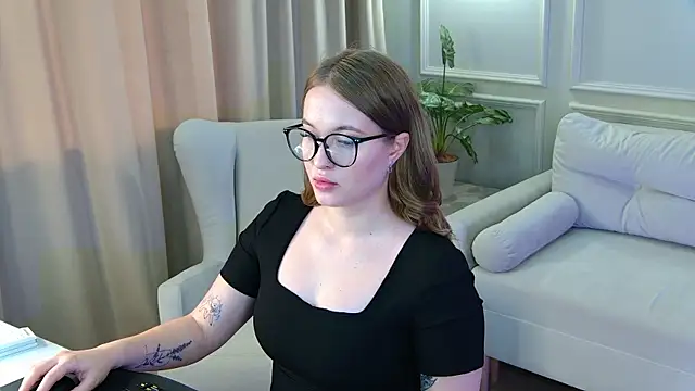 Eva_Haris