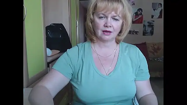 LilyHotlens