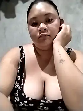 curvee_Kyra