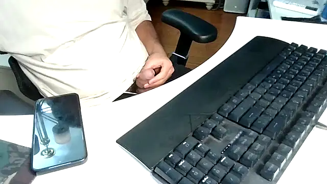 big-pig live cam screenshot male from China on Token.Show — Token Tipping & Live Cams