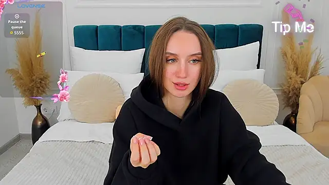 torisonn - ToriSonn's free webcam - UK Sex Cams