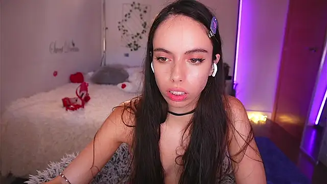 Lill_Dayna from StripChat is Freechat