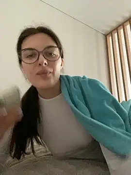 little_belucci - Little_belucci's free webcam - UK Sex Cams