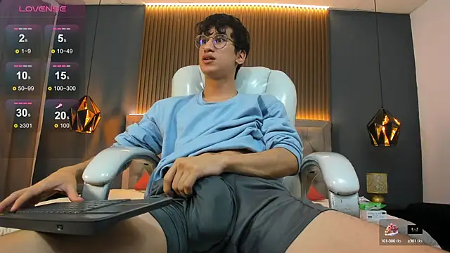 Cum_hunters