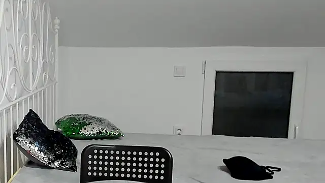 alesquirt33 - Alesquirt33's free webcam
