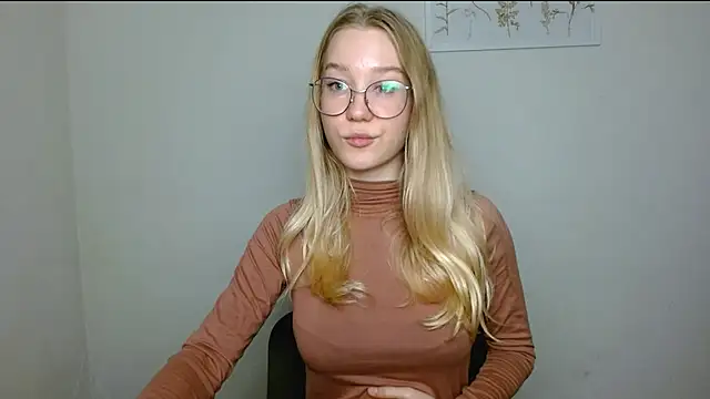 cindi_hot