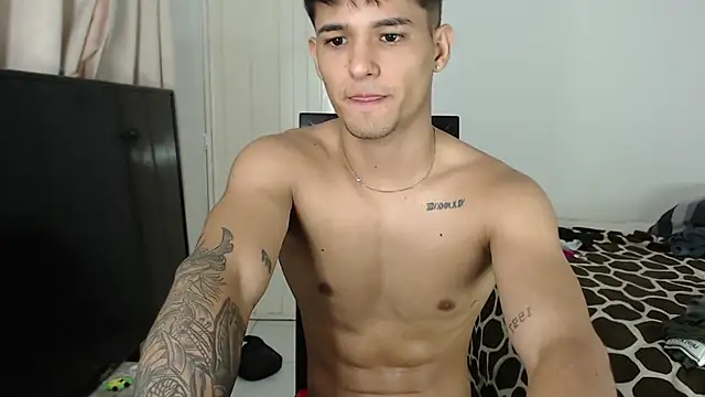 alex_mojica - Alex_mojica's free webcam