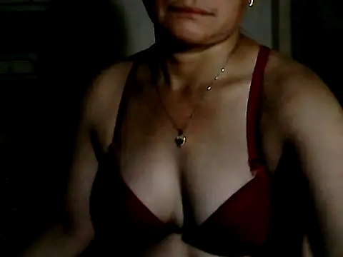 yourspinaymama1682 - YoursPinayMama1682's free webcam