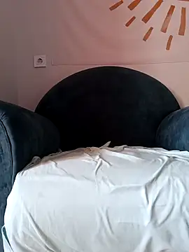 kisavixen - KisaVixen's free webcam - UK Sex Cams