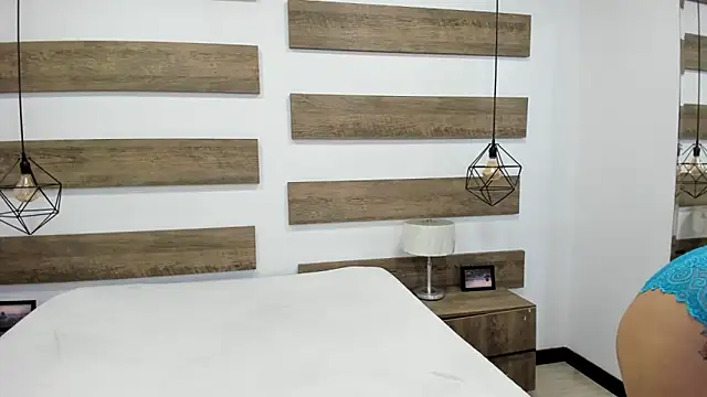 Luna_Dumont