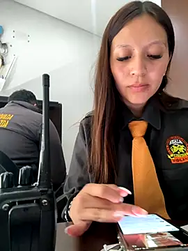  Emily-7_ chat room