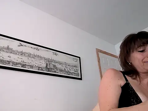 TinaBeena from StripChat is Freechat