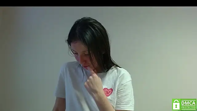 sophi_cute - Sophi_Cute's free webcam - UK Sex Cams